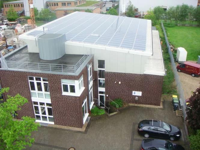 Bürogebäude Kempen 54,51 kWp Eging 237 Stück 230W Module